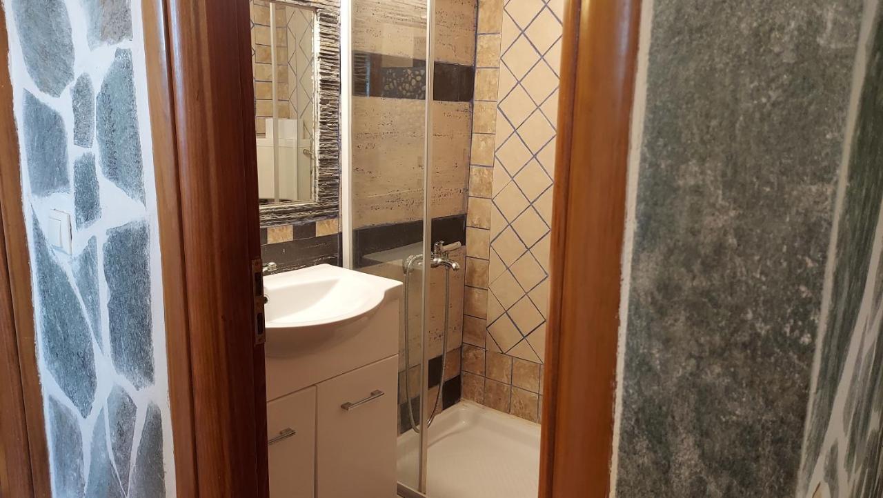 Shley House 1 Apartment Artemida  Bagian luar foto