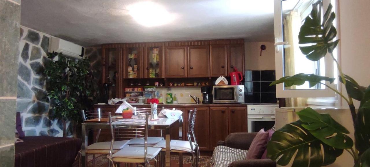 Shley House 1 Apartment Artemida  Bagian luar foto